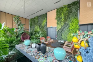imgi_26_3-Artyzen-Hotel-Green-Walls-at-Penthouse-Suite-Sky-Garden-1024x683